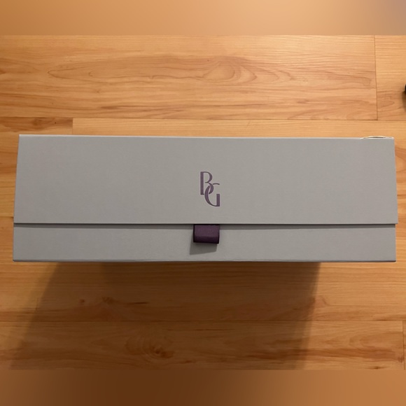 Bergdorf’s Box - Picture 2 of 2